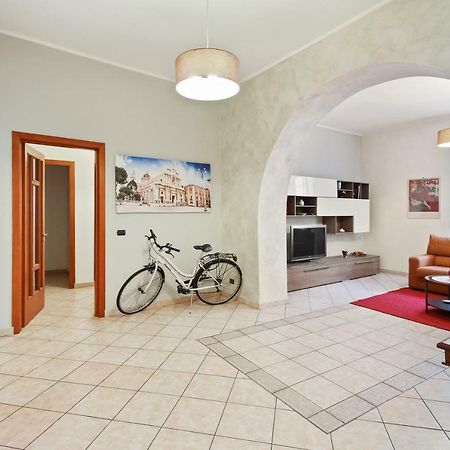 Central Balcony Apartment カターニア エクステリア 写真