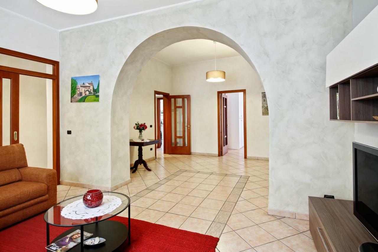 Central Balcony Apartment カターニア エクステリア 写真