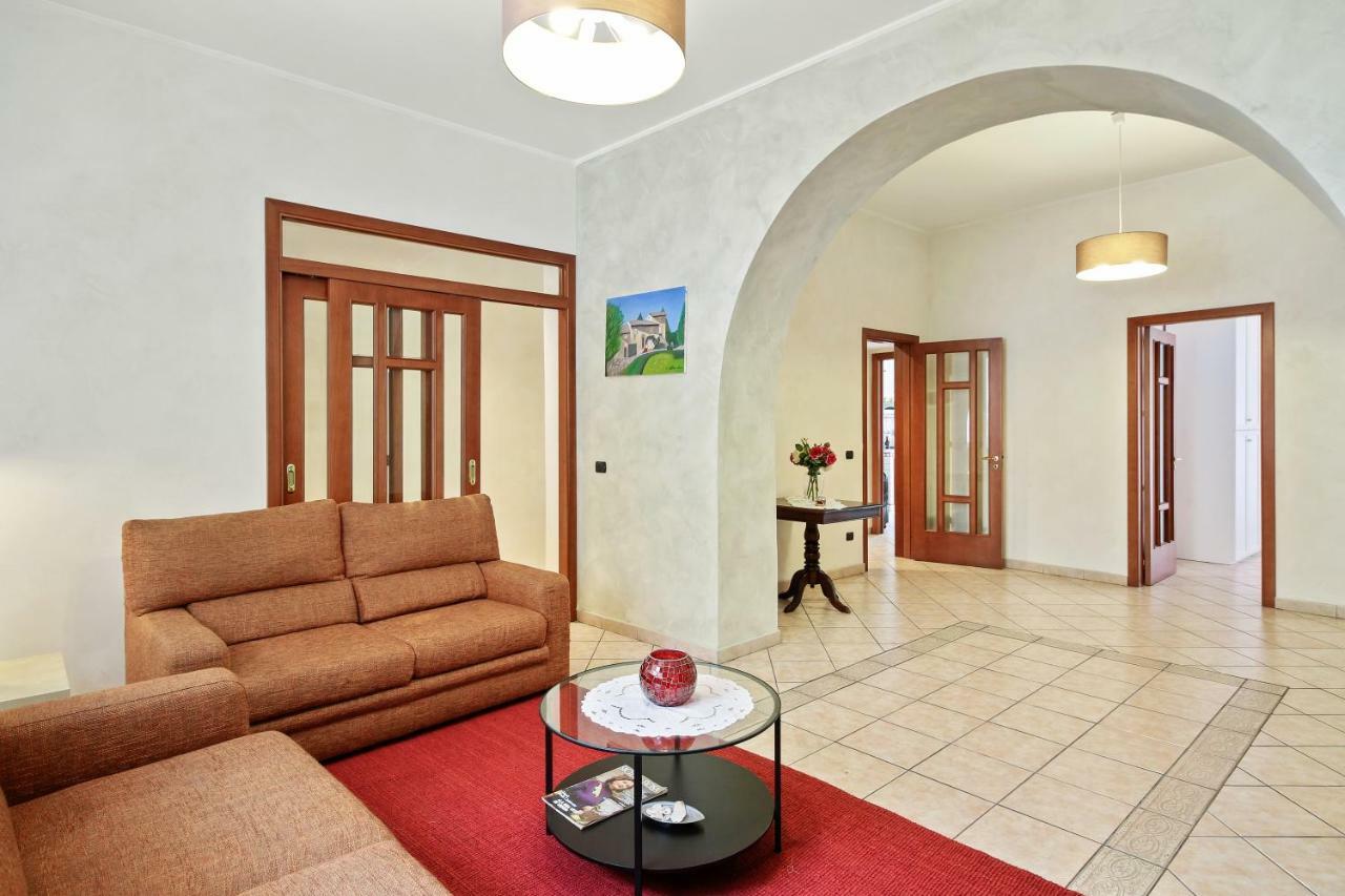 Central Balcony Apartment カターニア エクステリア 写真